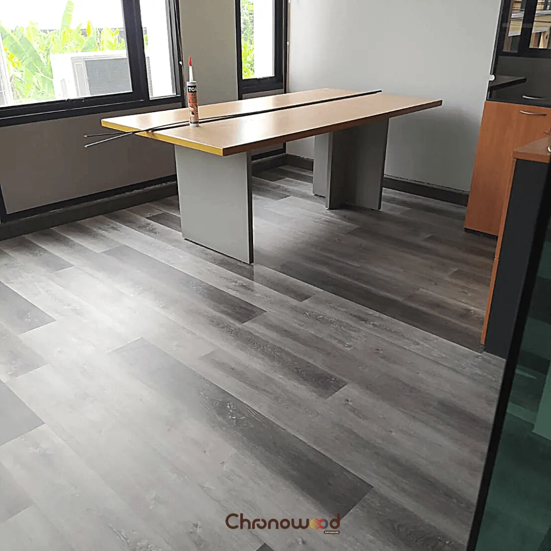 SA140 SMOKE GREY WOOD Preview 3